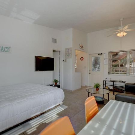Aloha Escape Pompano Beach Apartment Exterior photo