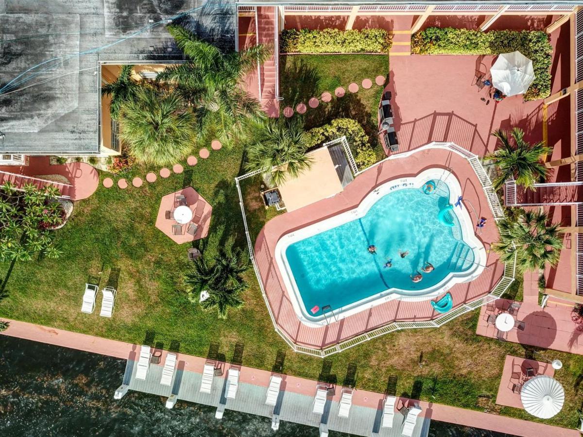 Aloha Escape Pompano Beach Apartment Exterior photo